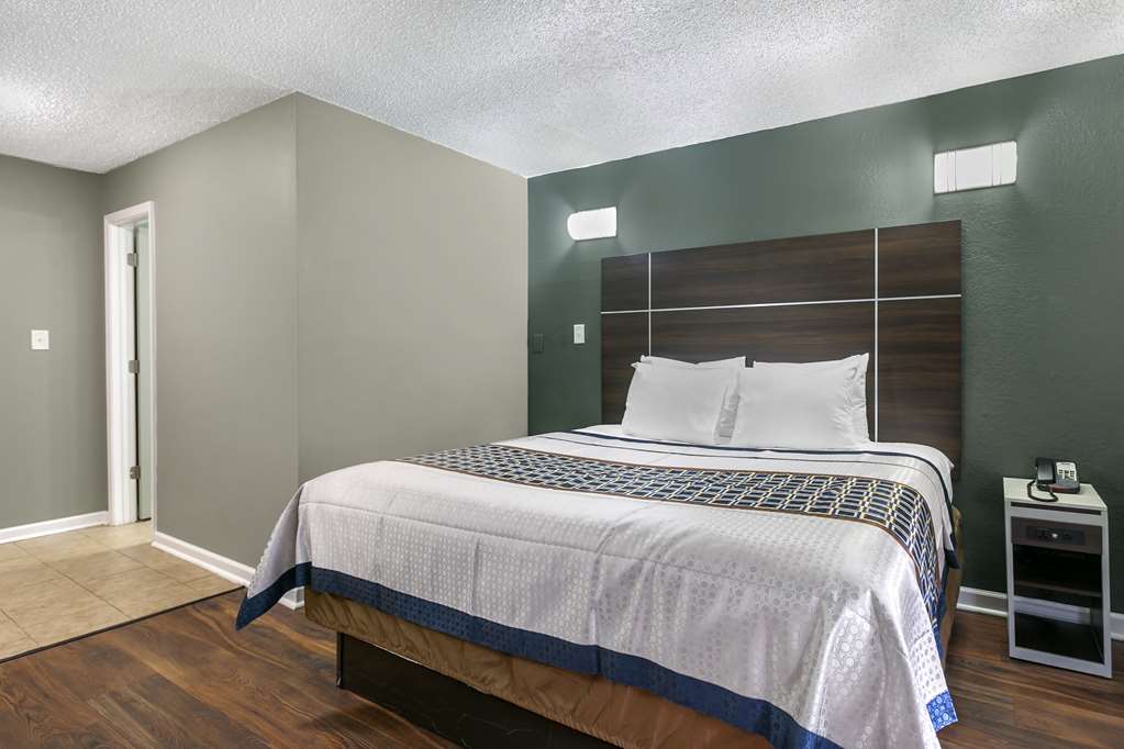 Rodeway Inn Bristol near Sesame Place - photo 15
