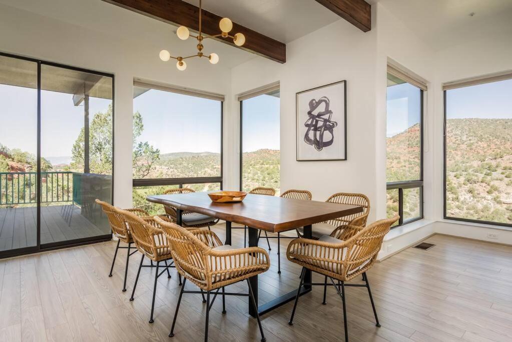 Stunning Views Large Deck W Private Hiking Trail in Sedona, United States