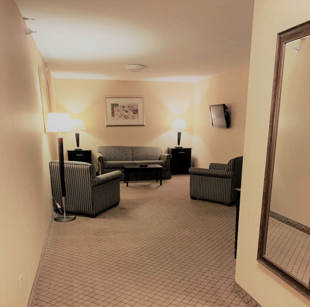 Holiday Inn Express Hotel & Suites Plymouth by IHG - photo 22