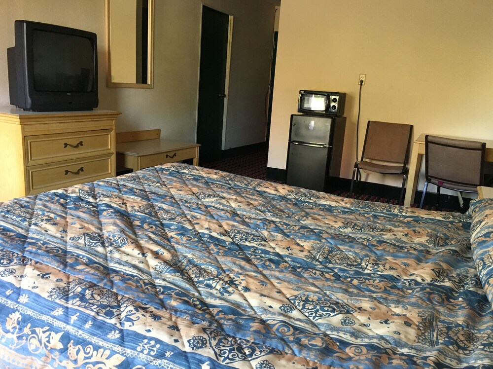 Quality Quarters Inn - photo 11