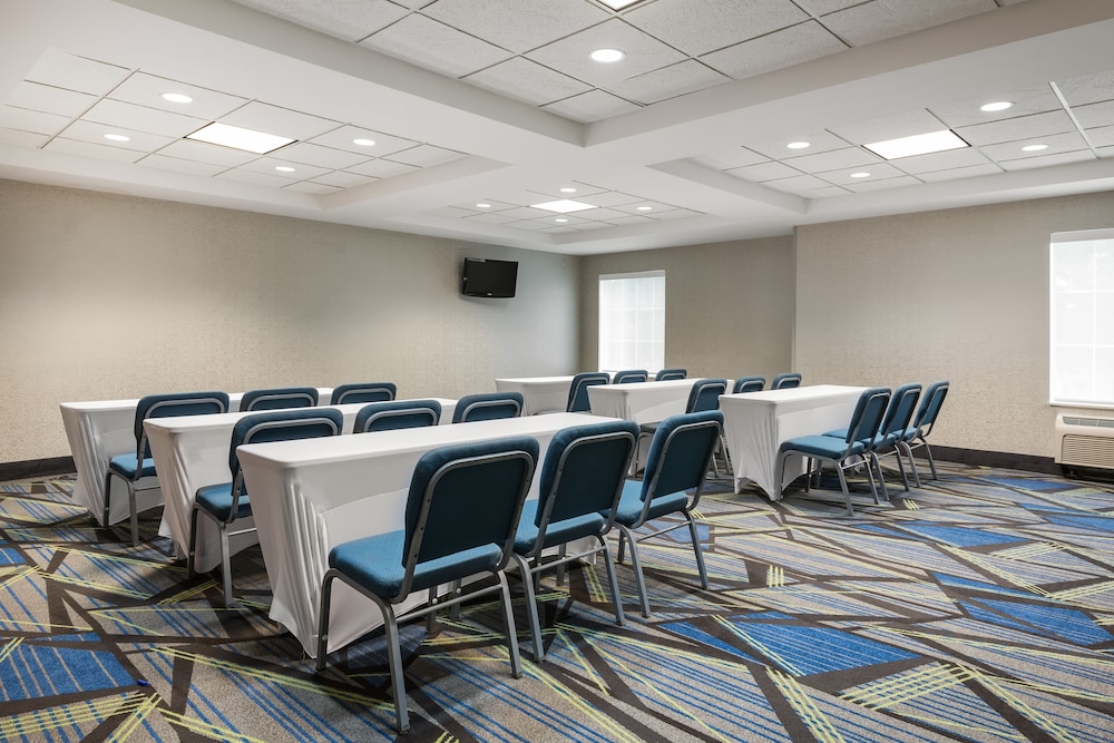 Holiday Inn Express Charlotte West Gastonia by IHG. - photo 47