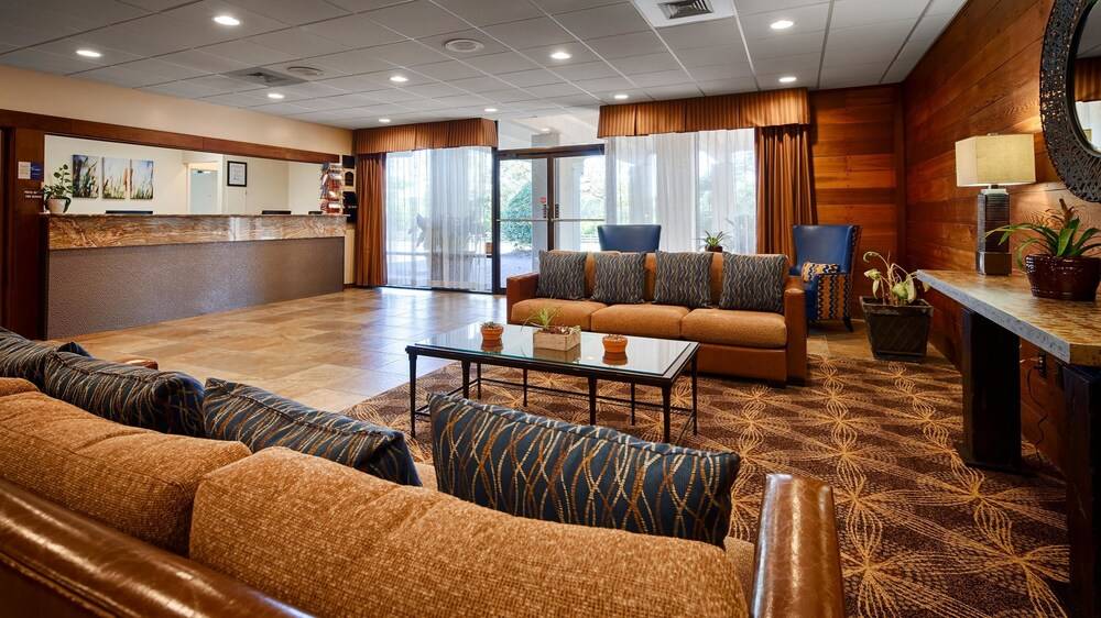 Best Western Crossroads Inn - photo 2