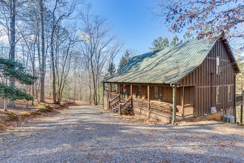 Peaceful Ellijay Cabin: Pool Access & Resort Perks - photo 17