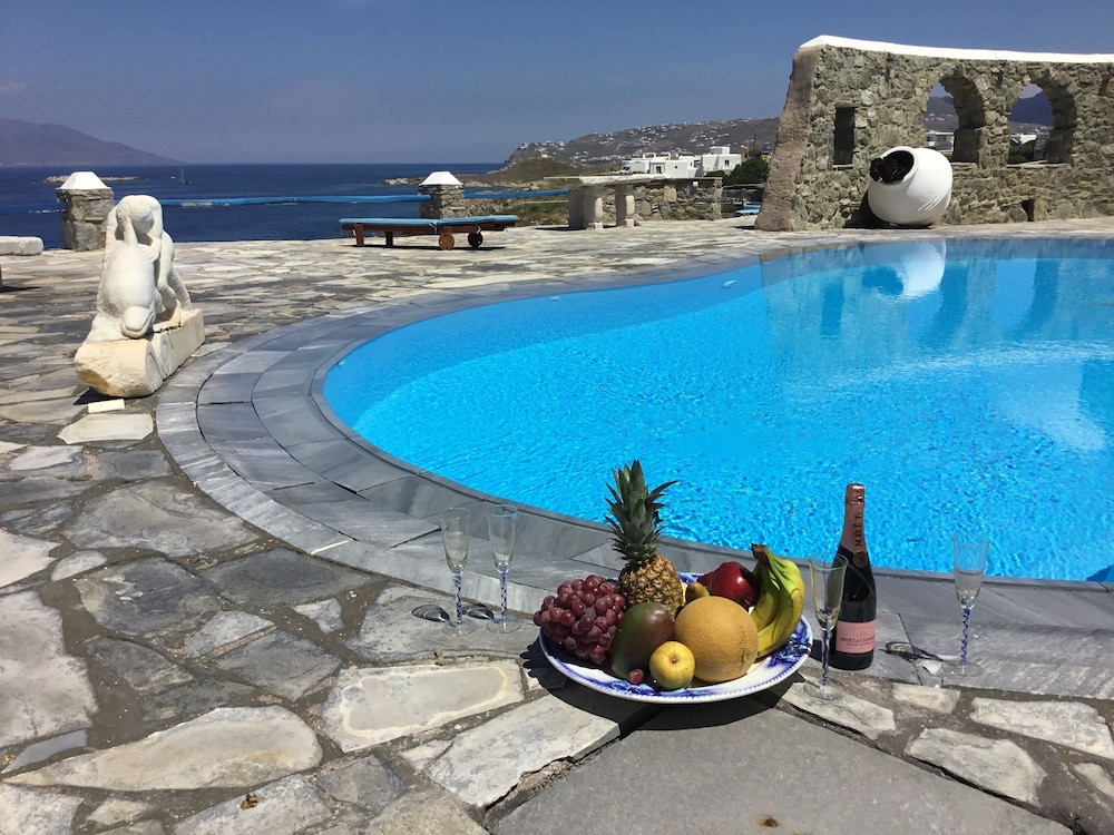 Cavo Delos — 4-Star Luxury Hotel in Mykonos, Greece