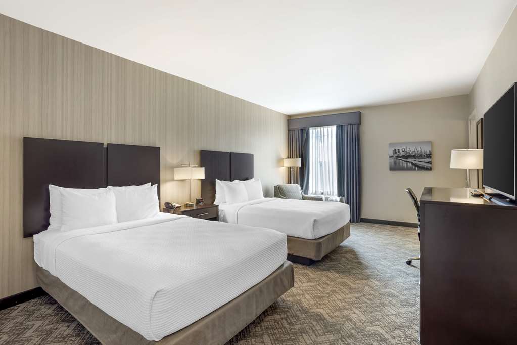 Best Western Plus Philadelphia Pennsauken Hotel - photo 3