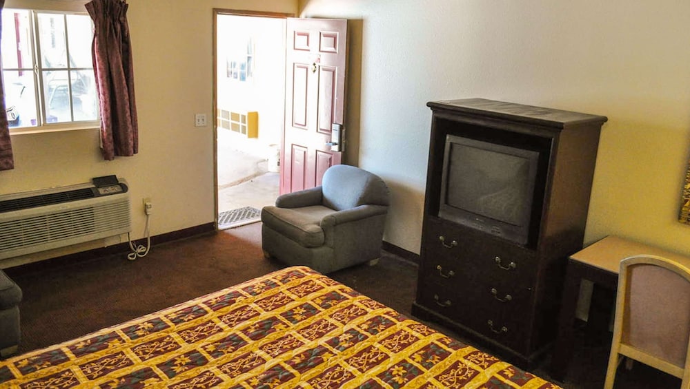 California Suites Motel - photo 14