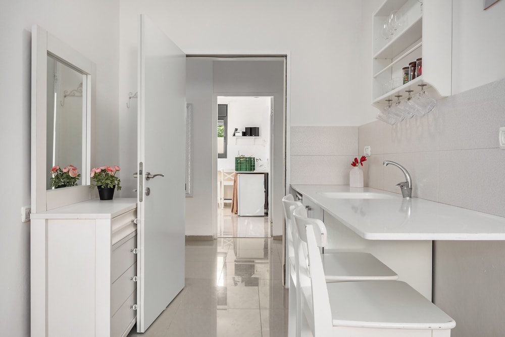 Hadas Villa Spa Yavne'el by Sea N' Rent — 4-Star Luxury Hotel in Yavne'el, Israel
