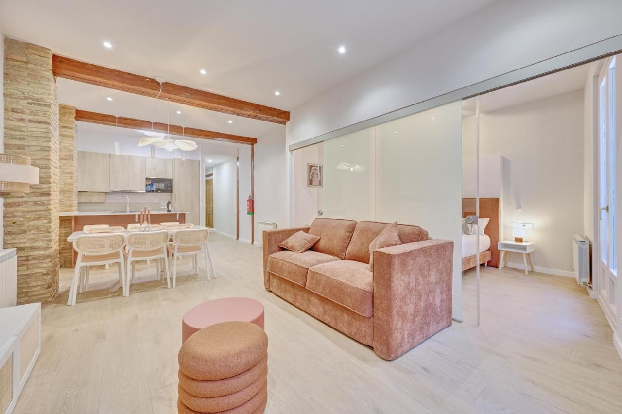 Tothom by Clabao in Pamplona, Spain