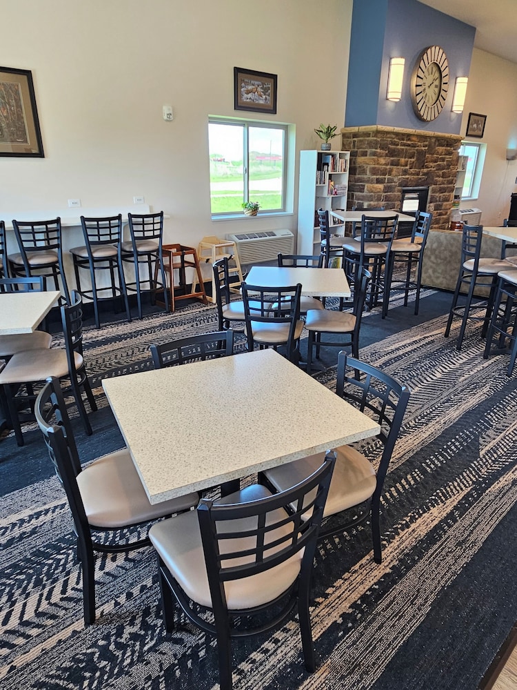 Cobblestone Inn & Suites Manchester - photo 40