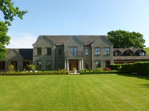 Llwyn Helyg Country House — 5-Star Luxury Hotel in Carmarthen, United Kingdom