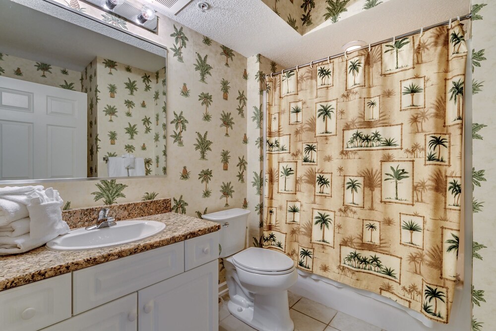Barefoot Resort North Tower by Condo World - photo 40