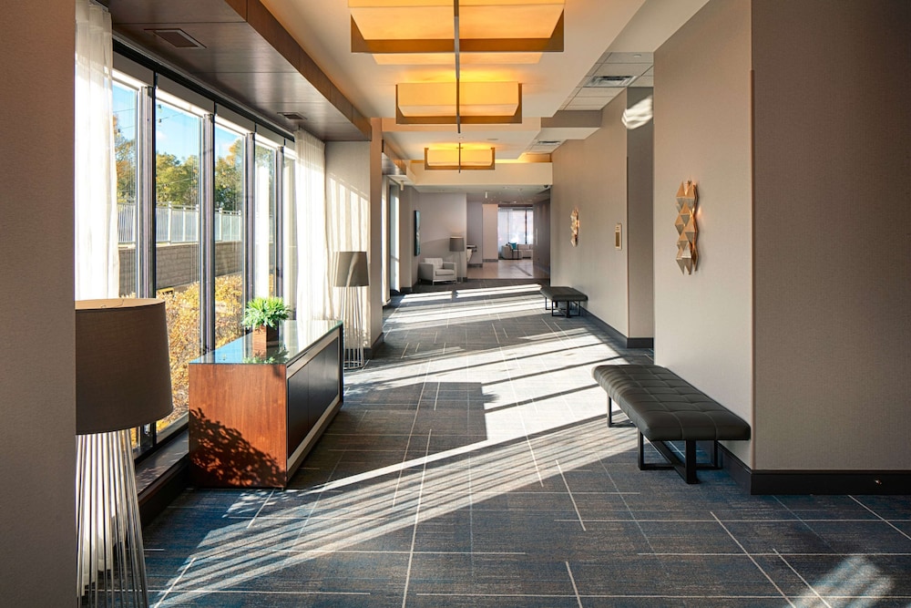 Hilton Minneapolis Bloomington - photo 2