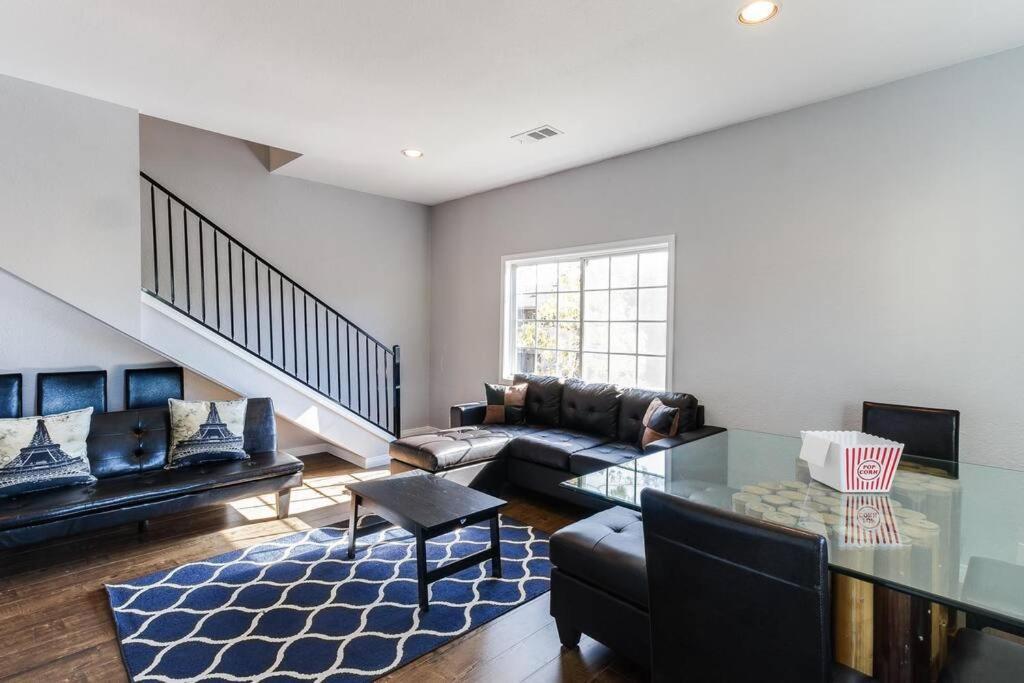 Cozy 3 bedroom San Fernando Valley — 4-Star Luxury Hotel in San Fernando, United States