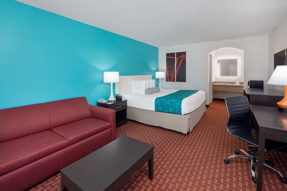 Howard Johnson by Wyndham Rock Hill - photo 10