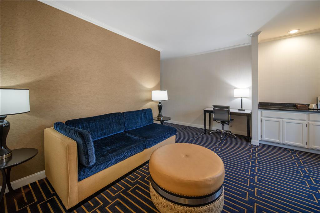 Best Western Plus Palm Court Hotel - photo 23