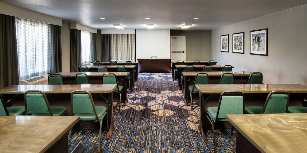 Hampton Inn Phoenix Airport North - photo 46