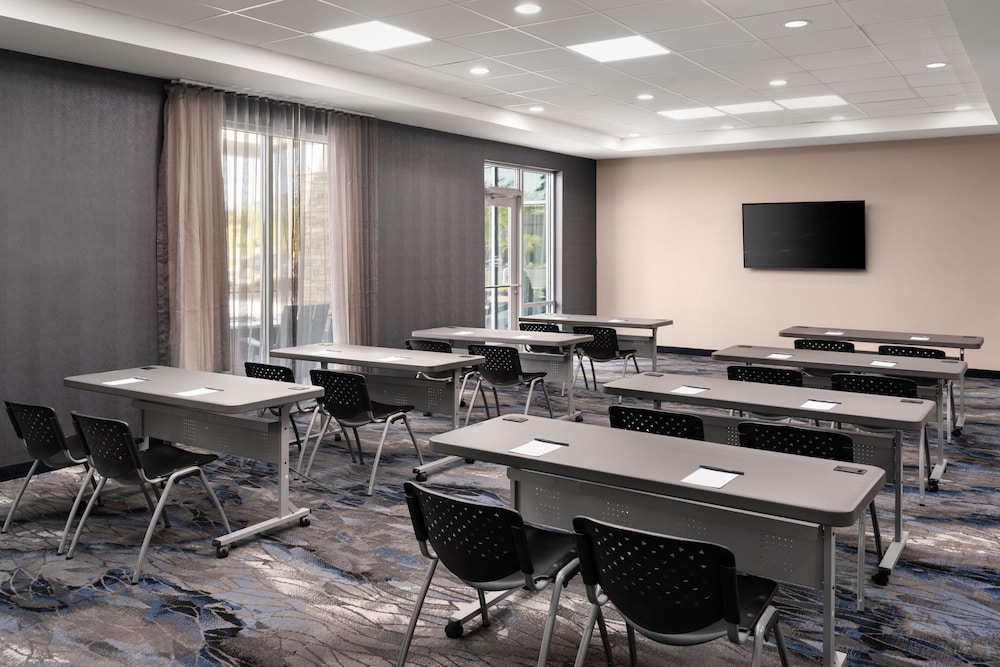 Fairfield by Marriott Inn & Suites Waycross - photo 25
