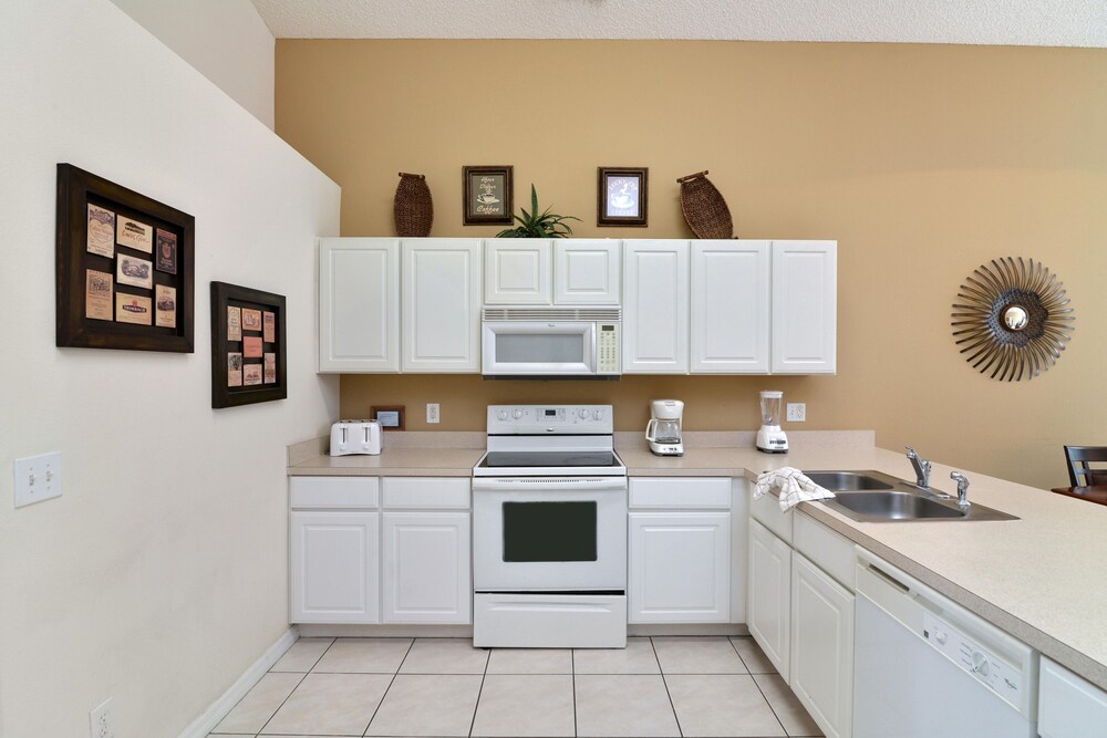 Shooting Star Family friendly 4 bed pool home on Emerald Island Resort close to Disney World - photo 12