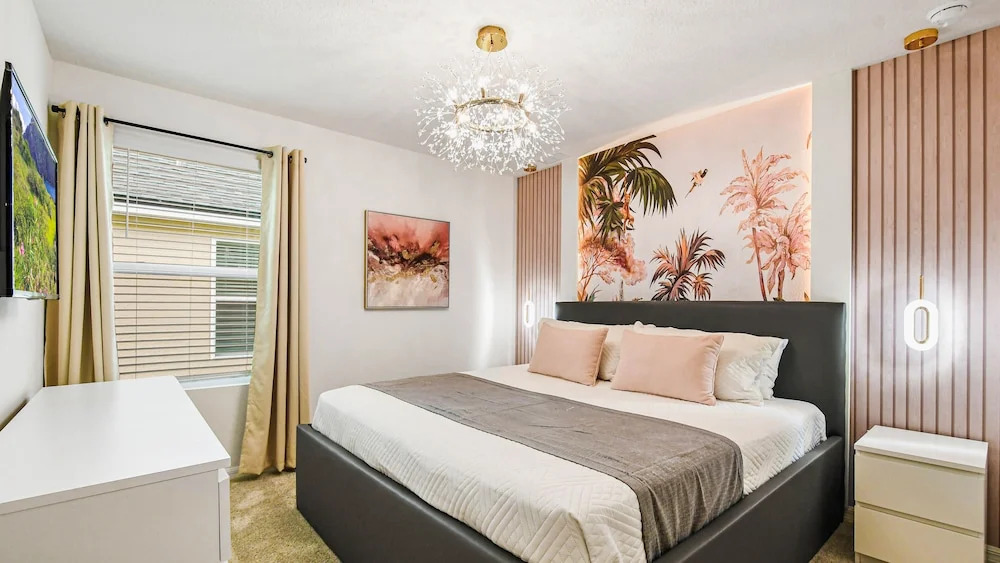 Family Oasis with Themed Rooms & Private Pool - photo 4