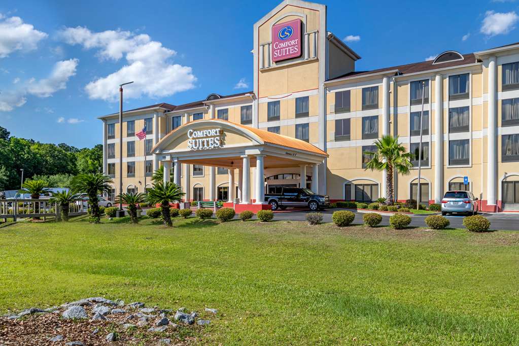Comfort Suites Savannah Gateway I 95 - carbon neutral hotel in Savannah