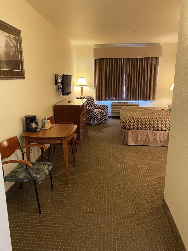 A Riverside Inn Travelodge by Wyndham - photo 14