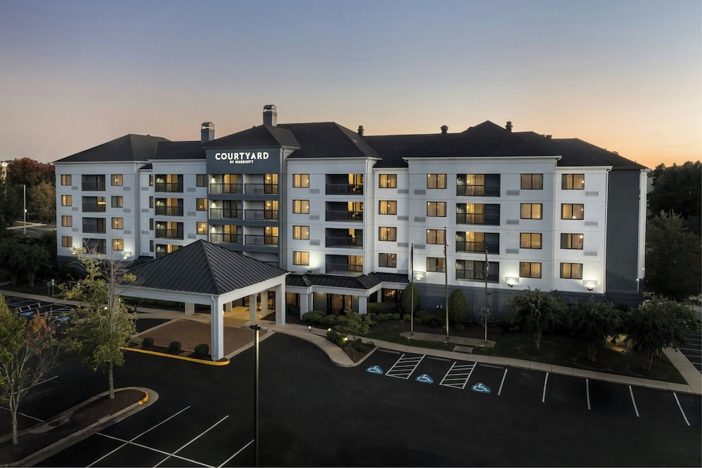Courtyard by Marriott Richmond Chester — hotel in Chester