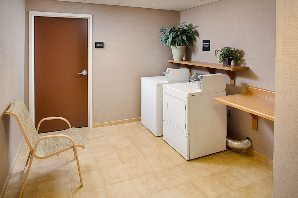 Hampton Inn & Suites Lancaster - photo 21