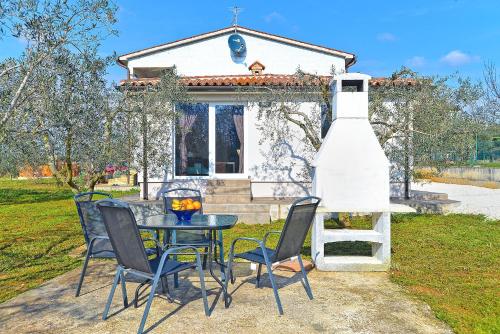 Holiday house with a parking space Galizana Fazana 20795 — 4-Star Luxury Hotel in Galizana, Croatia