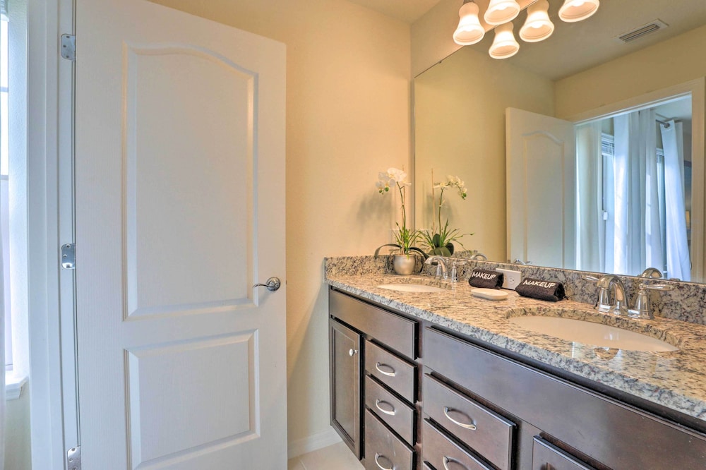 New Upscale 8BR Kissimmee Retreat with Private Pool Spa & Resort Amenities 7 Mi to Disney - photo 53