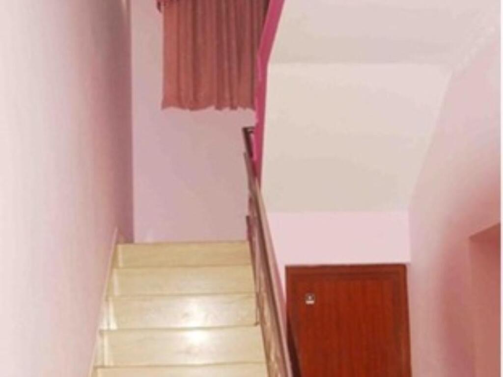 Meckenzie Villa