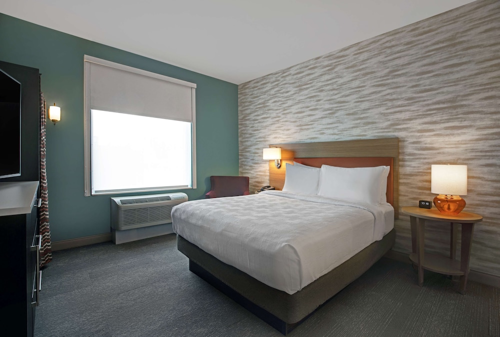 Home2 Suites by Hilton Milwaukee Downtown - photo 12