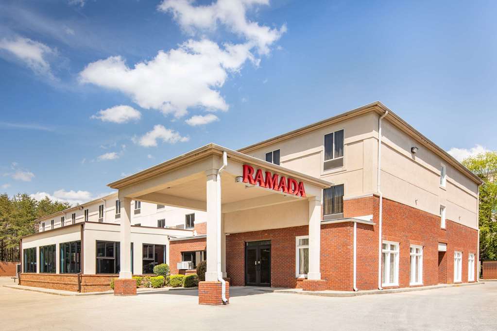 Ramada by Wyndham Alpharetta Atlanta North - carbon neutral hotel in Alpharetta