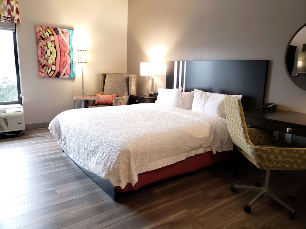 Hampton Inn Johnstown - photo 10