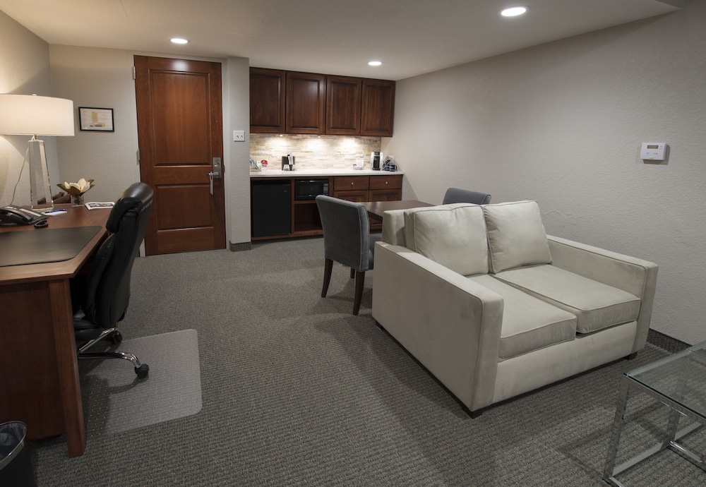 Hillsdale College Dow Hotel and Conference Center - photo 10