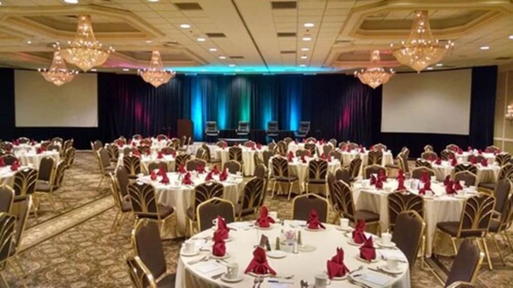 Clayton Plaza Hotel & Extended Stay - photo 32