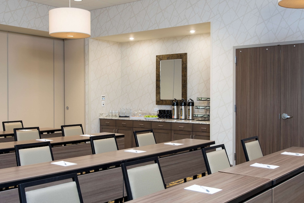 Hampton Inn & Suites Grand Rapids Downtown - photo 63