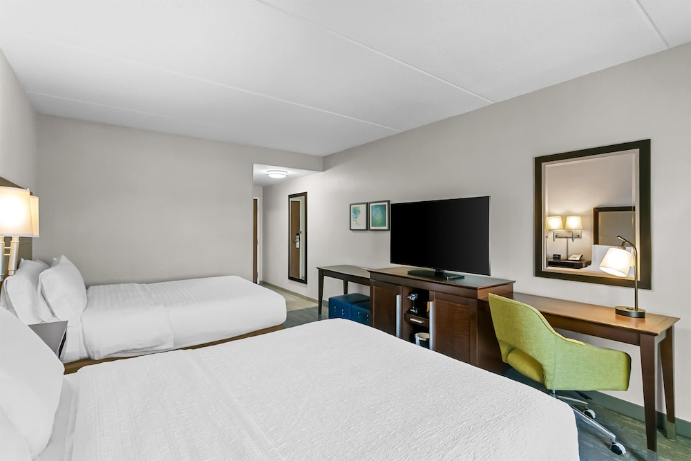 Hampton Inn & Suites Baltimore Woodlawn - photo 17