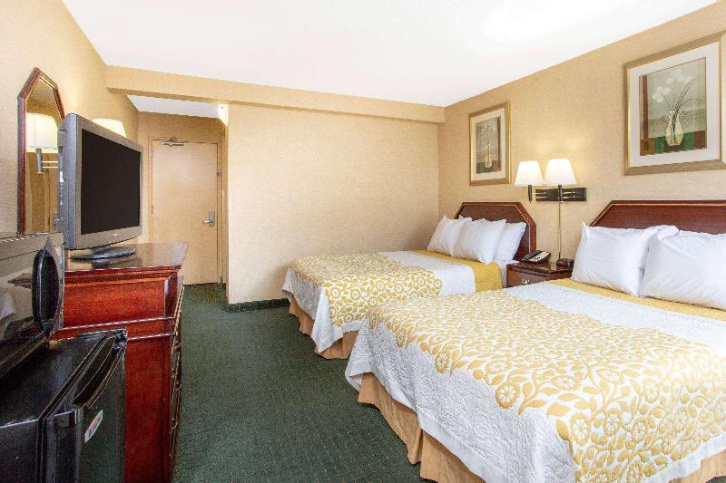 Days Inn By Wyndham College Park - photo 8