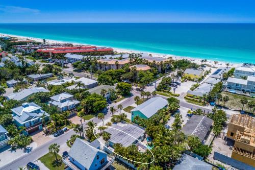 Gulf Breeze Villa B — 4-Star Luxury Hotel in Holmes Beach, United States