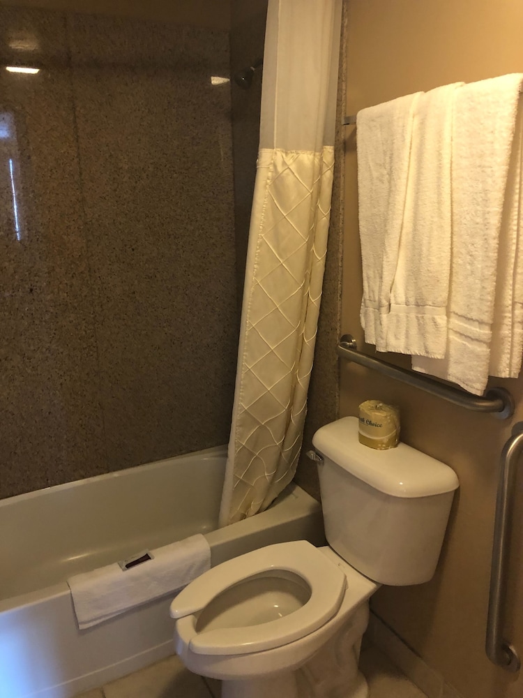 Riverton Inn & Suites - photo 13