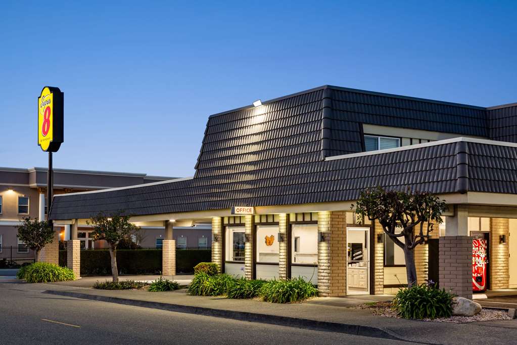 Super 8 by Wyndham Eureka - photo 7