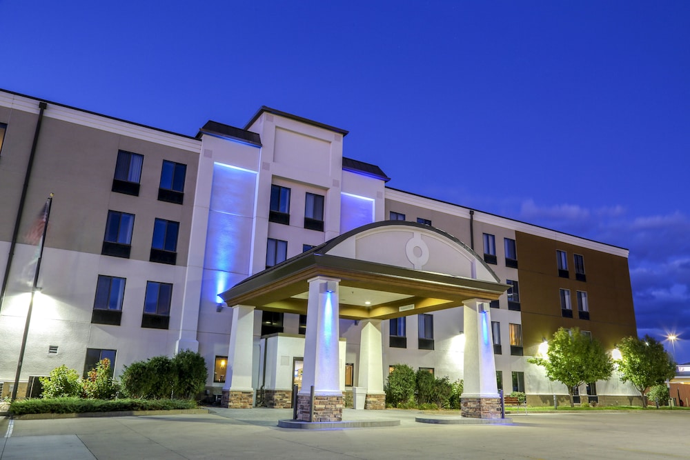 Holiday Inn Express Fargo West Acres by IHG - photo 68