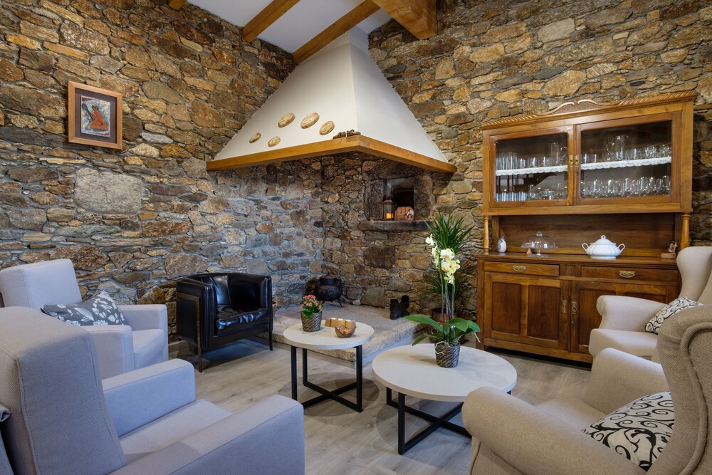 Casa O Real — 4-Star Luxury Hotel in Boimorto, Spain