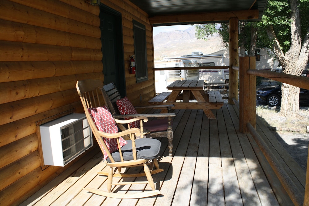The Historic Wapiti Lodge - photo 52