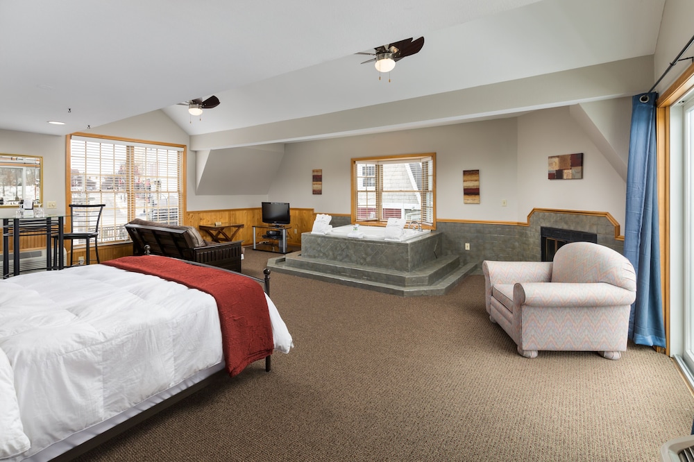 Old Harbor Inn - photo 17