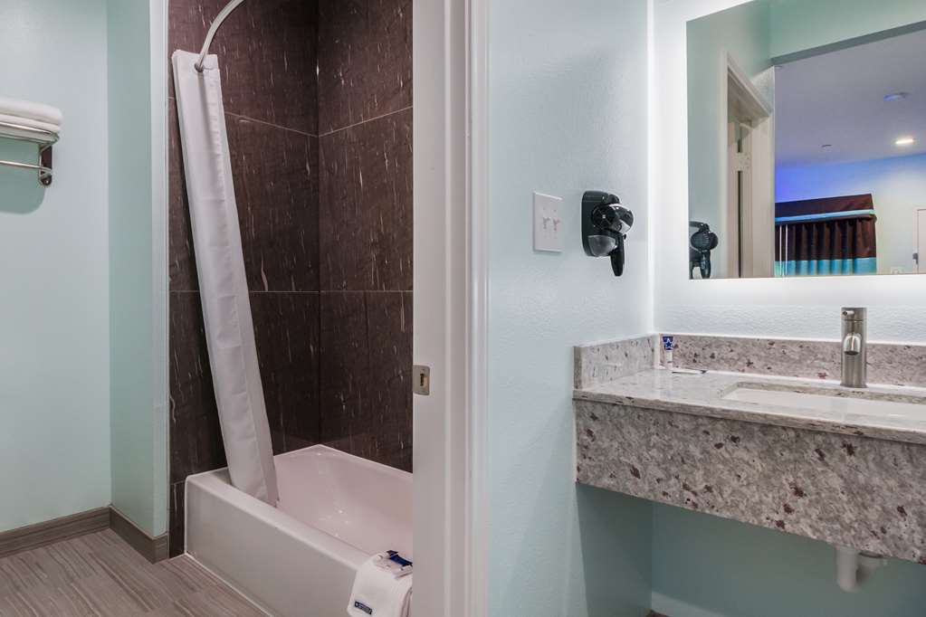 Americas Best Value Inn Aldine Westfield - photo 12
