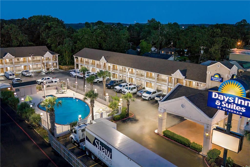 Days Inn By Wyndham Nacogdoches Sfa University Downtown — Nacogdoches