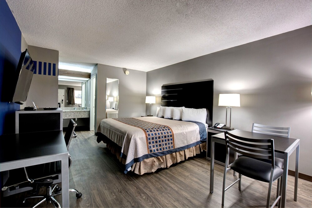 Red Roof Inn & Suites Athens AL - photo 12