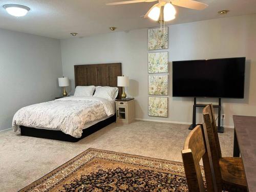 Spacious 2Beds Suite Close to Downtown and UC Davis Medical Center — 4-Star Luxury Hotel in Sacramento, United States