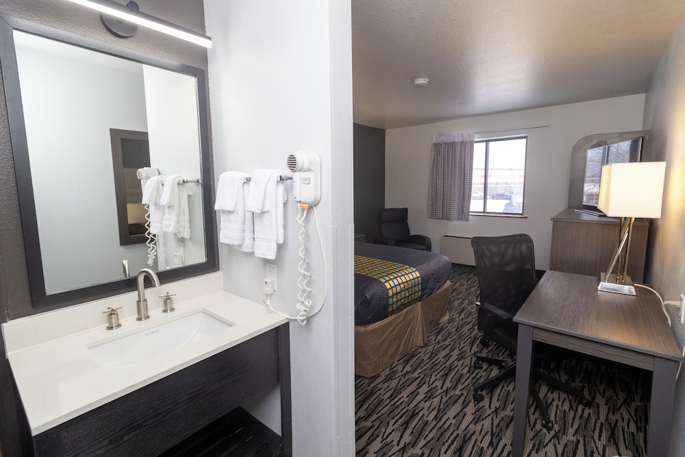 Garner Hotel Missoula Southwest by IHG - photo 7